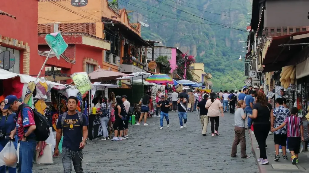 Tepoztlán restringe venta y consumo de alcohol este Día de Muertos